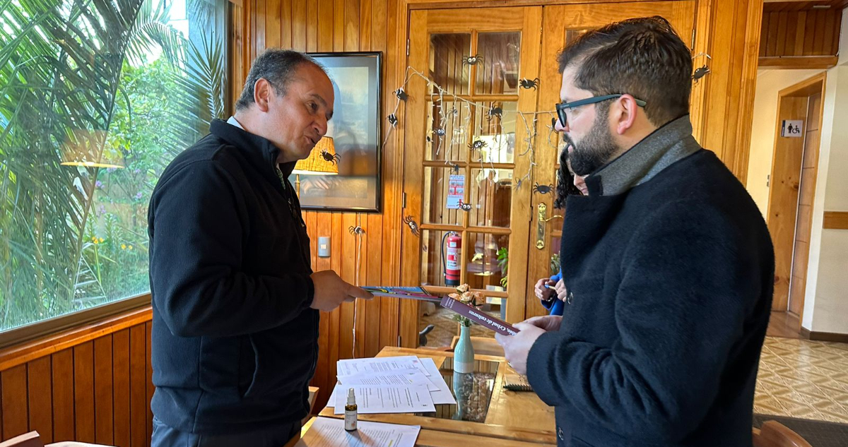 Gobernador regional del Biobío en reunión privada con el presidente Boric