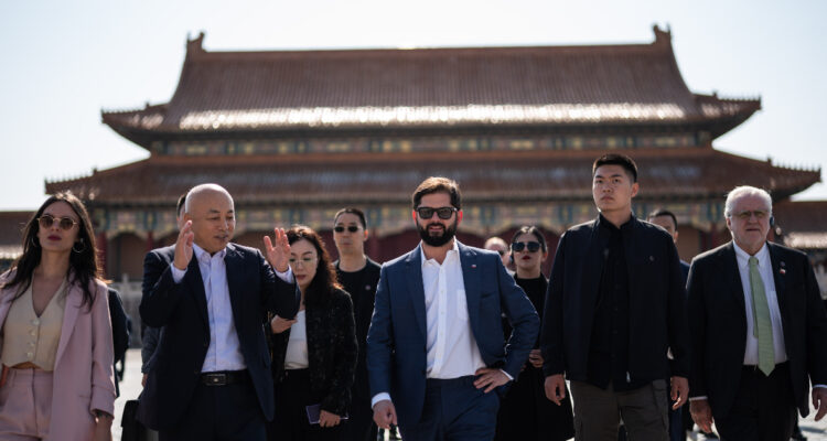 gira presidencia al China