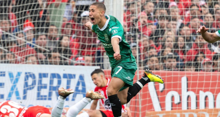 Gerónimo Rivera jugando por Banfield.