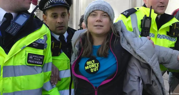 Detienen a Greta Thunberg durante protesta en Londres: deberá comparecer ante la Corte de Westminster