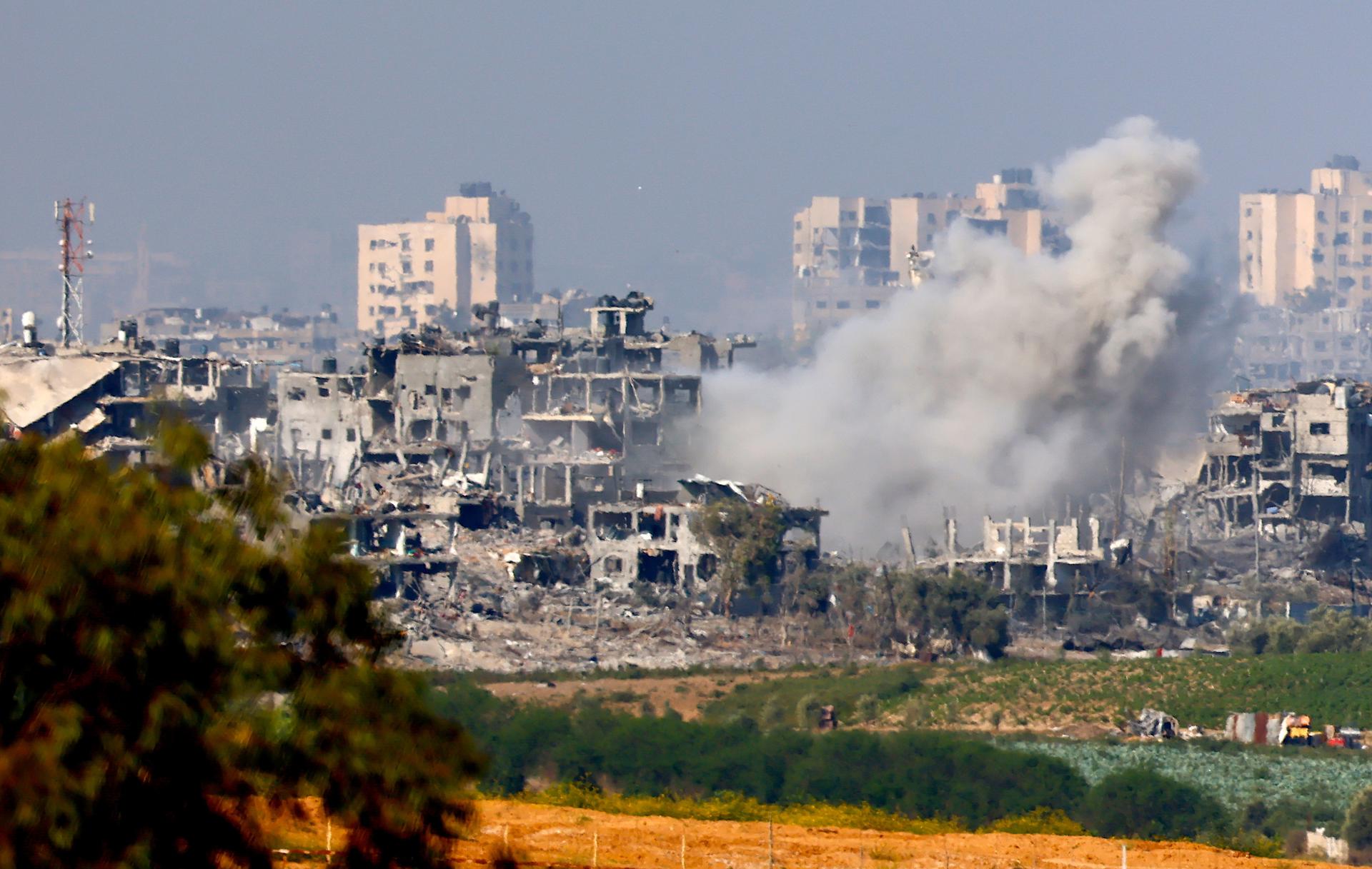 Edificios destruidos en la parte norte de la Franja de Gaza como resultado de los bombardeos israelíes