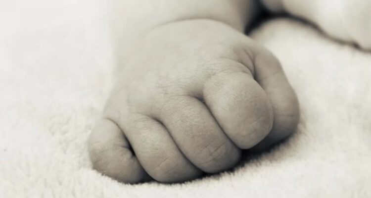 Hermanos de lactante víctimas de parricidio están al cuidado de sus abuelos