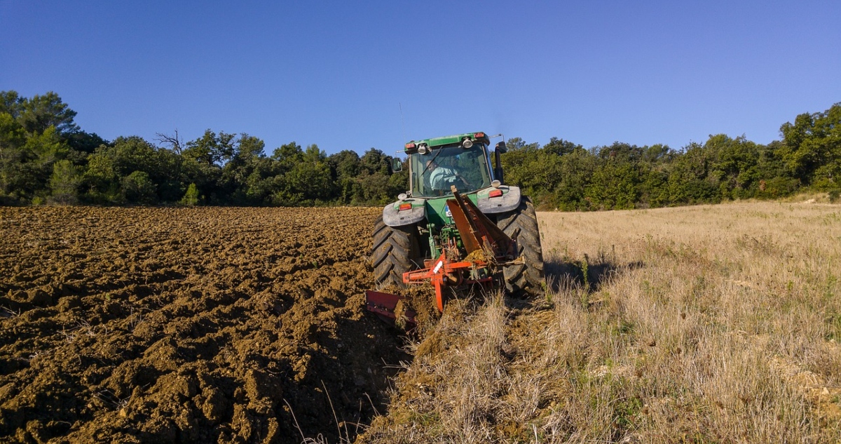 Hombre muere aplastado por tractor en Los Muermos