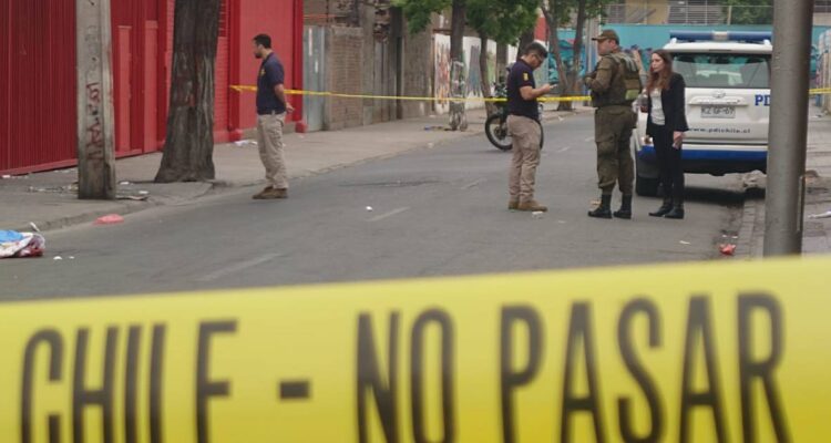 PDI investiga asesinato de un hombre en Recoleta: desconocido le perpetró múltiples estocadas