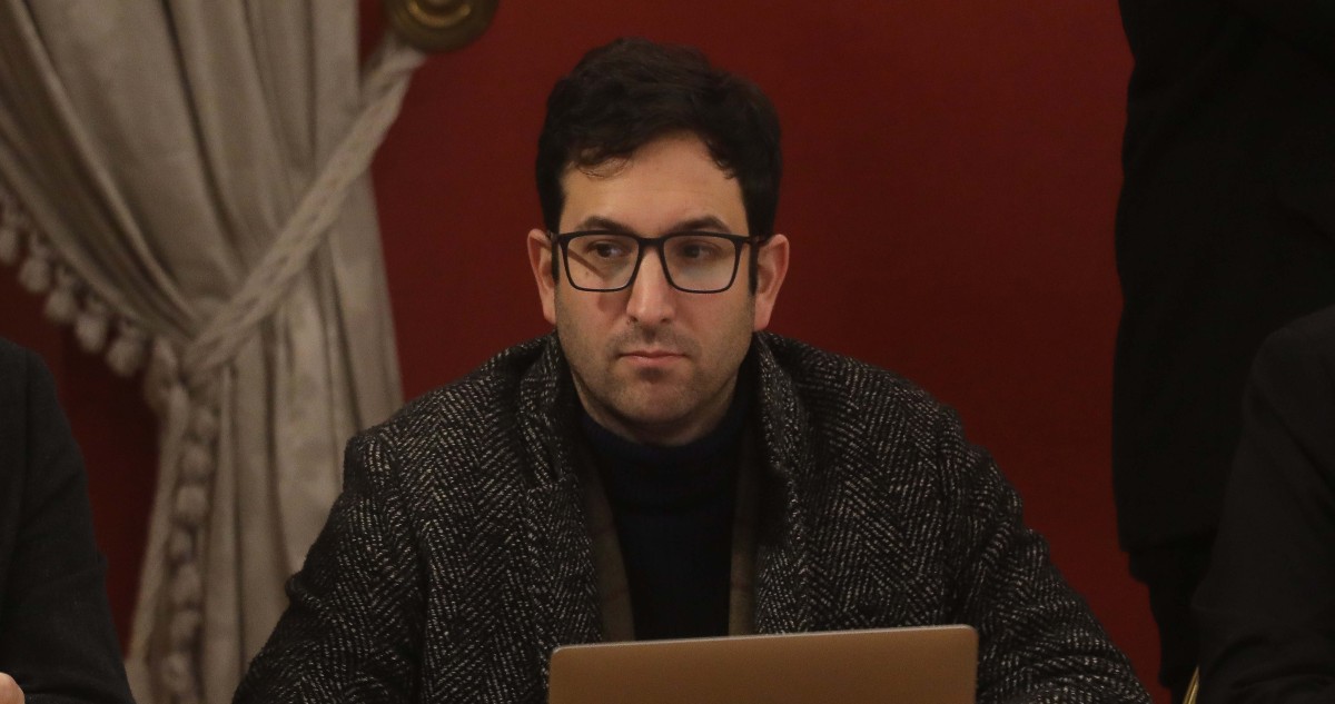 Los informes de actividades de Miguel Crispi por los que recibe $5,9 millones mensuales