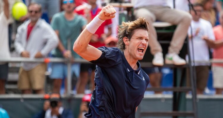 Nicolás Jarry contra Alexander Bublik: Dónde ver el partido en vivo por streaming, qué canal transmite y a qué hora juegan en el Master 1000 de París.