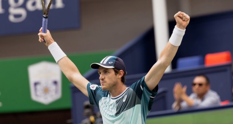 Jarry celebra su cumpleaños venciendo a Schwartzman en Shanghái