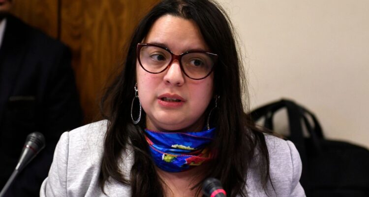 “Debería renunciar”: diputados RN piden salida de Javiera Martínez tras citación por Caso Convenios