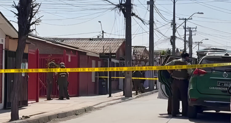 Investigan homicidio de joven que fue baleado mientras salía de un domicilio en Lo Espejo