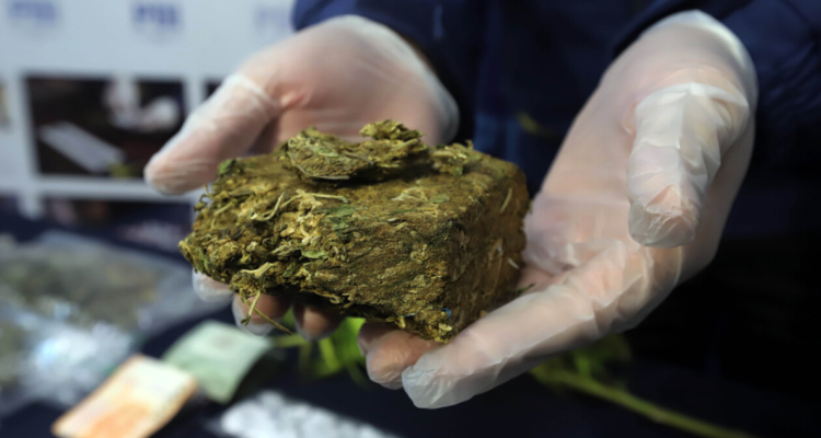 Detienen a joven con marihuana en mulchén