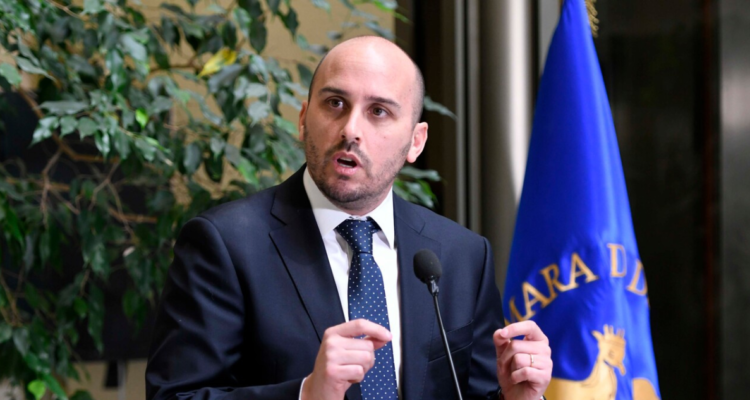 La Comisión de Seguridad de la Cámara de Diputados logró despachar el proyecto de ley que tipifica como delito el ingreso irregular o por pasos clandestinos a nuestro país.