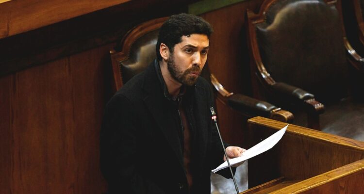 Colegio de Profesores desliza crítica al diputado Juan Santana (PS) por crisis educacional en Atacama