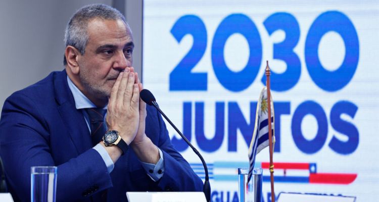 11 de noviembre 2022/Santiago Pablo Milad durante la formalización de la constitución de la corporación juntos 2030, a traves de la firma de sus estatutos.