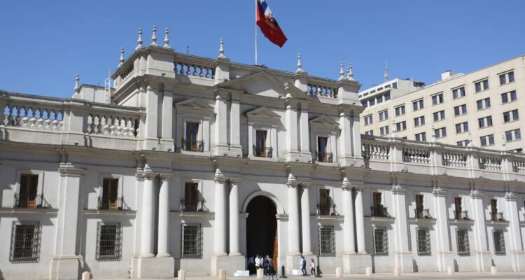 Autoridades regionales de Valparaíso se reúnen en La Moneda para abordar Presupuesto 2024