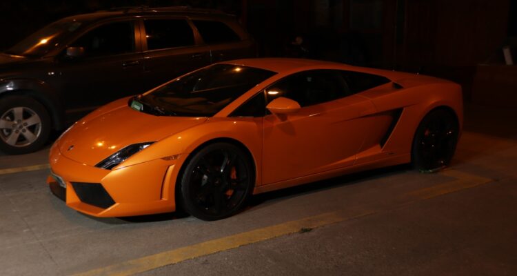 Delincuentes roban un Lamborghini avaluado en $150 millones tras encerrona en Colina