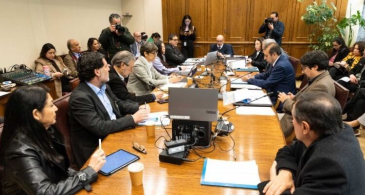 El proyecto de ley corta de isapres avanza en su discusión