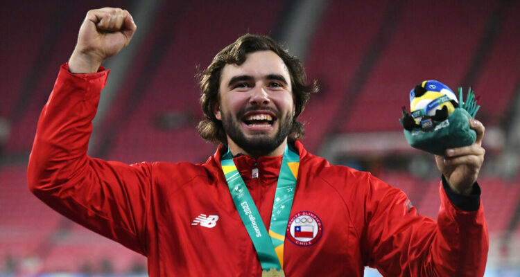 Lucas Nervi tras ganar su oro en Santiago 2023.
