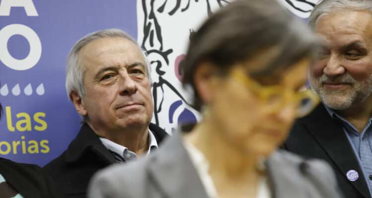 “Desidia del Gobierno”: Mañalich revela antecedentes de la fracasada llegada de Sinovac a Chile