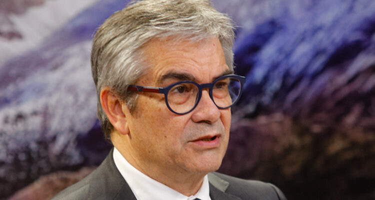 Dólar en máximos en casi un año: Marcel explica a qué se debe y admite eventual impacto en inflación