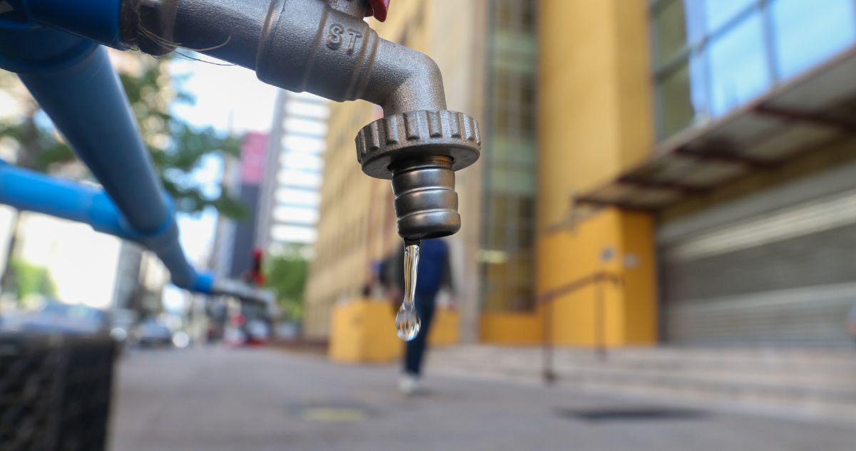 Cuándo empieza y hasta cuándo dura el megacorte de agua en la región Metropolitana (Santiago), a qué comunas safecta y dónde hay puntos de abastecimiento.