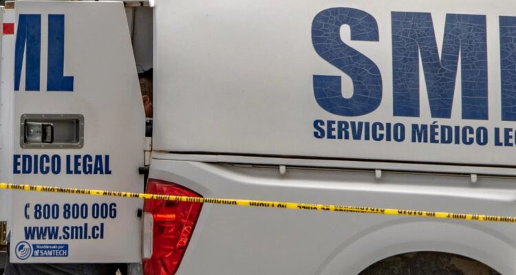 Menor de 2 años muere mientras jugaba fútbol con su padre en Los Vilos: lo habría impactado una roca