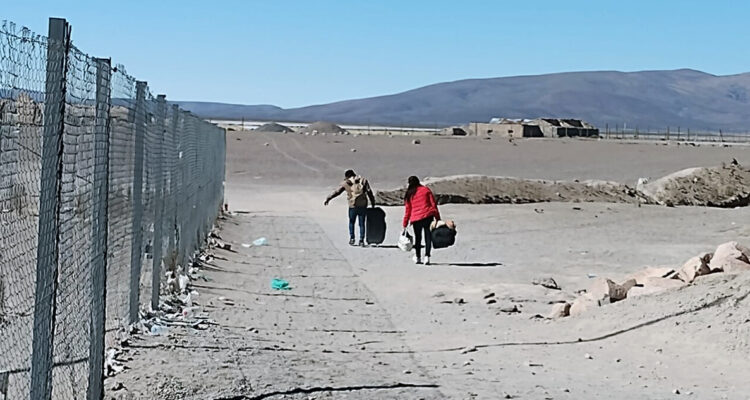 Bolivia y Chile se reúnen para resolver la regularización migratoria