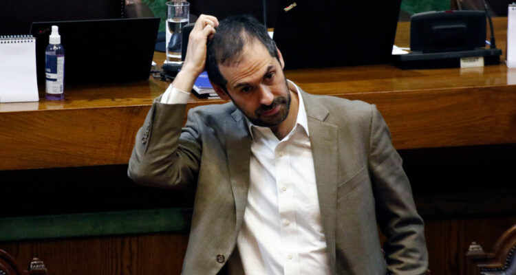 A la oposición se le acaba la paciencia con el ministro Grau