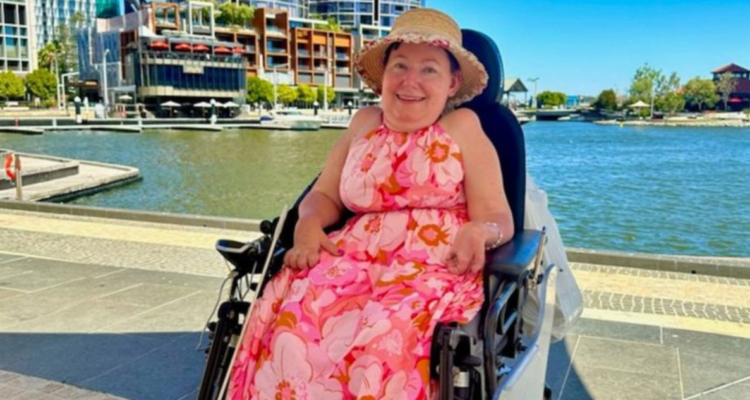 Mujer con discapacidad se prometió en pandemia tener sexo por primera vez: contrató a scort y cumplió