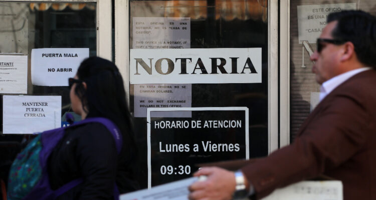 Agencia Uno | Imágenes temáticas de notarías.