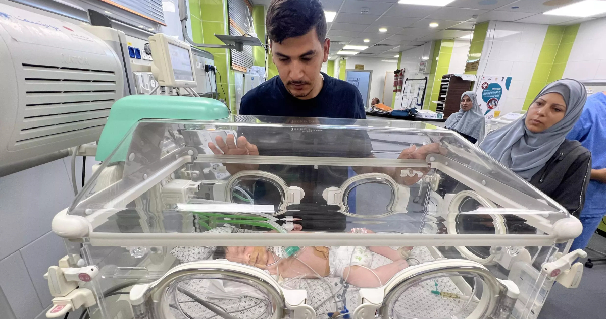 El lamento de un padre que perdió a sus hijos de 3 y 9 años en Gaza