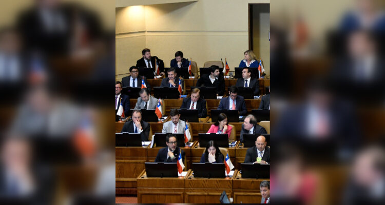 “Mérito, no sexo”: El argumento de Republicanos contra iniciativa de inclusión femenina en empresas