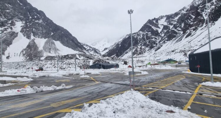 SIGUE CERRADO EL PASO LOS LIBERTADORES