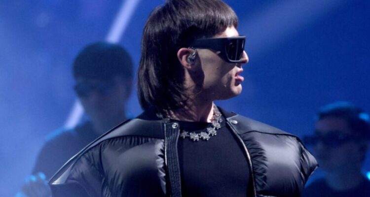 Peso Pluma se presentará en un único show