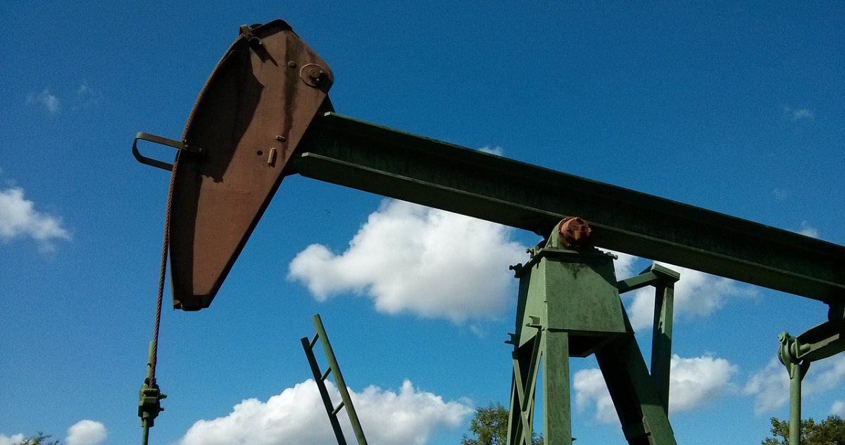 Precio del petróleo retoma senda alcista: se teme cortes de suministros ante choques Israel-Hamás