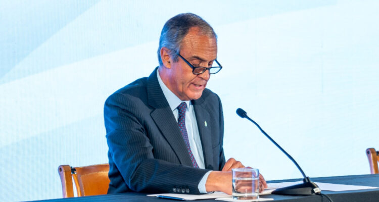 Presidente de CMPC es reconocido en el Círculo de Honor de la Facultad de Economía de la U. de Chile