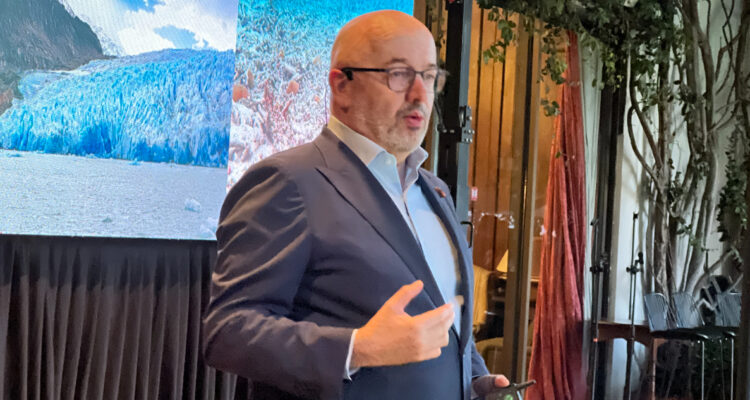 Presidente del WBCSD destaca avances de la energía renovable en Chile durante su visita al país