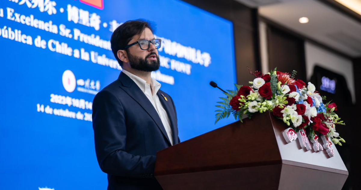 Presidente Gabriel Boric en Universidad de Sichuan, China.