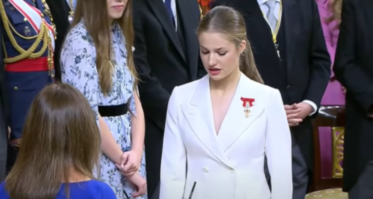 Princesa Leonor jura lealtad a la Constitución de España y se legitima como legítima futura reina