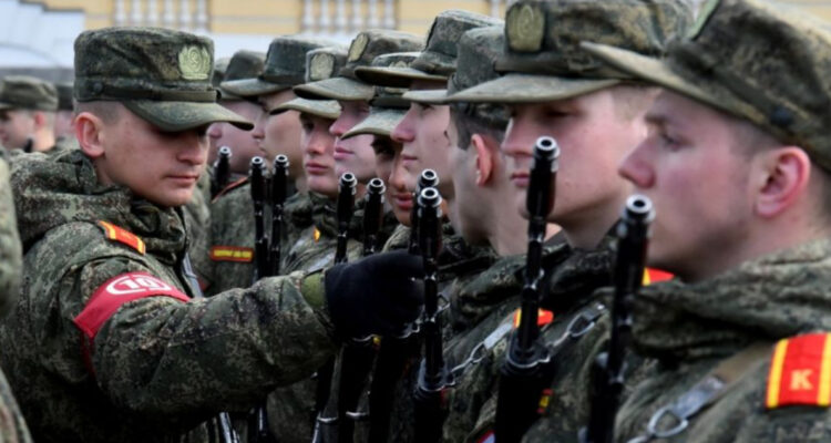 Putin decreta servicio militar obligatorio y fuerza a 130.000 civiles a unirse al Ejército de Rusia
