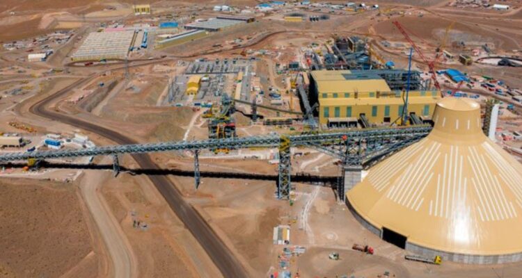 Gobierno celebra inauguración de megaproyecto de minería: inversión supera los US$8 mil millones