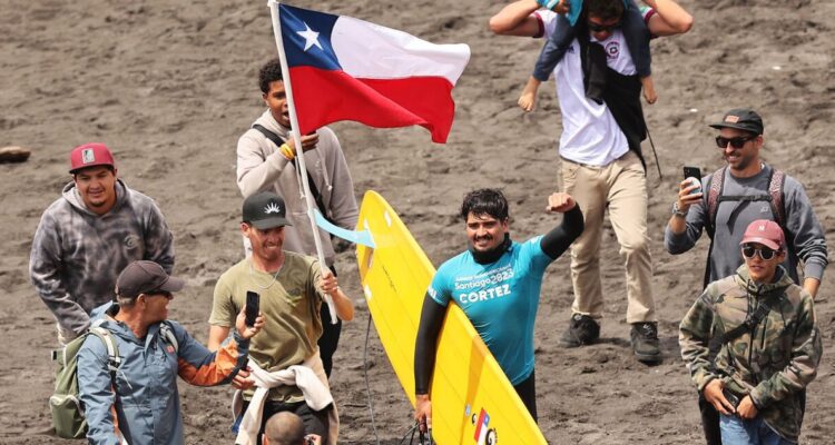 Chileno Rafael Cortez y su avance a la final del surf en Santiago 2023