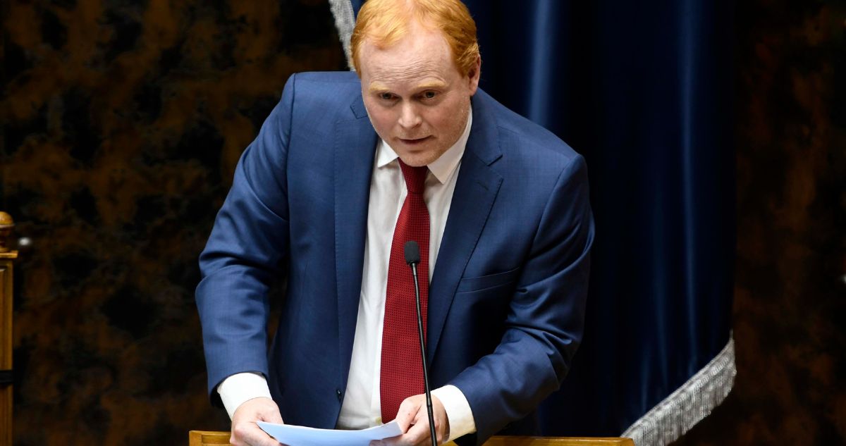 Rojo Edwards promueve votar en contra de la nueva constitución