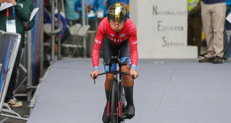 Aranza Villalón ganó bronce en Santiago 2023.