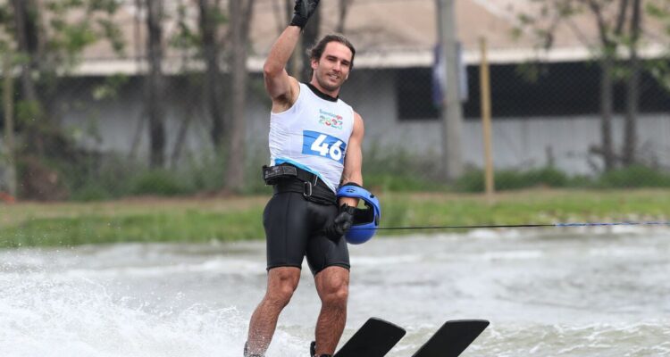 ¡Segundo oro para Chile! Emile Ritter suma una presea dorada con triunfo en el esquí náutico