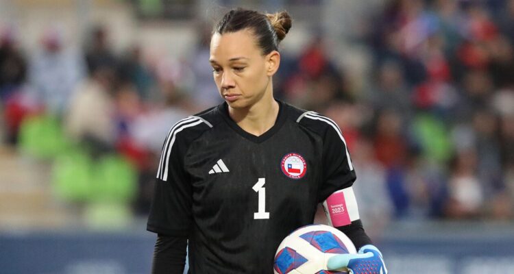 La Roja podría perder a ambas a arqueras en Santiago 2023.