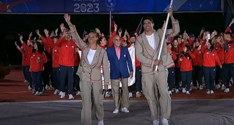 el Team Chile se lució en la ceremonia de inauguración de Santiago 2023