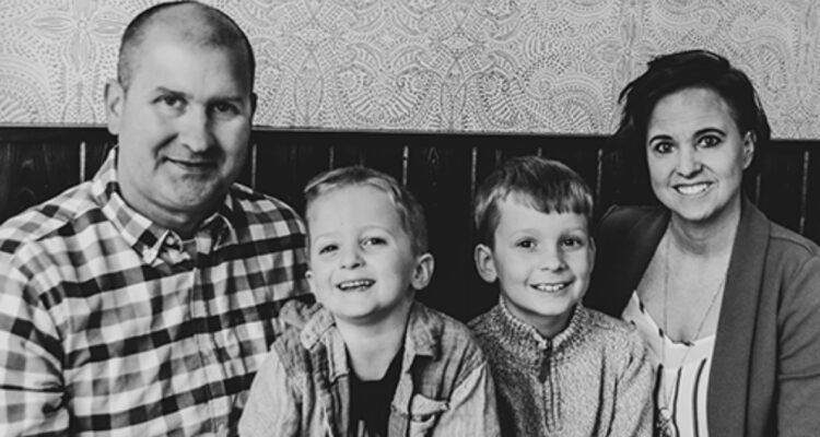 Senador republicano muere junto a su esposa y sus dos hijos tras fatal accidente aéreo en Utah