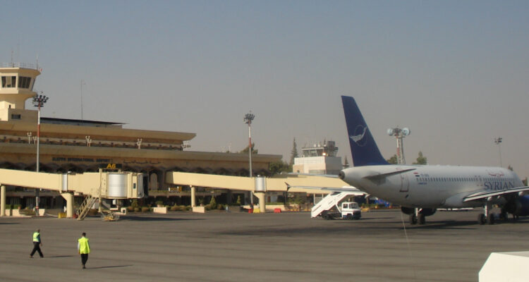 Siria denuncia ataques israelíes simultáneos contra aeropuertos de Damasco y Alepo
