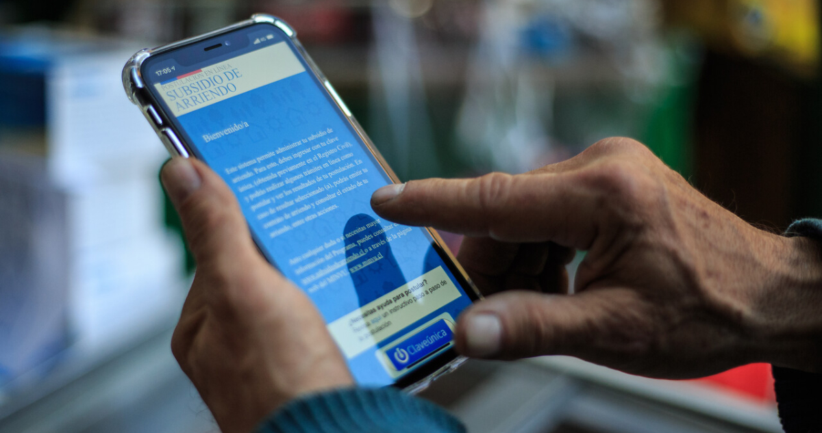 Gobierno quita beneficio de afectados por sistema frontal a mujer que lo vendía por Facebook