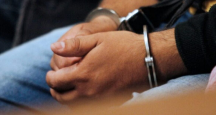 sujetó mató a adolescente en Los Ángeles